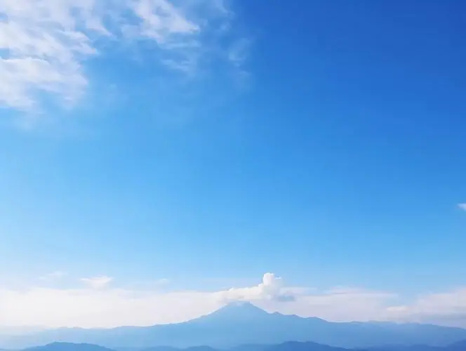蓝天空气净化墙纸